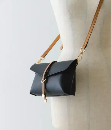 가로형 모바일 미니백 어반 리서치