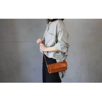 새상품 클라드란 지갑 포켓 미니백 지갑 숄더 2WAY 카멜