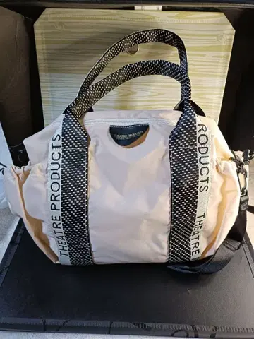 THEATRE PRODUCTS 베이지 숄더백