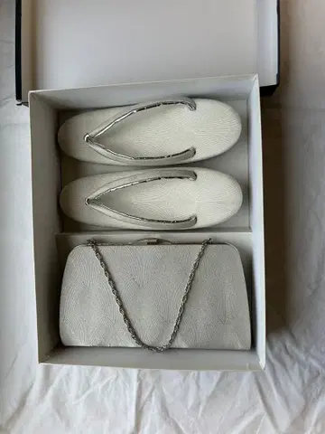 화이트 조리와 클러치백 세트