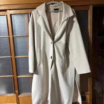 사이드 베이지 롱 코트 플랩 포켓