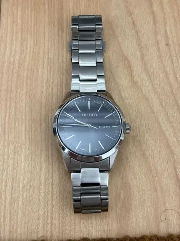 SEIKO 그레이 손목시계 (쿼츠)