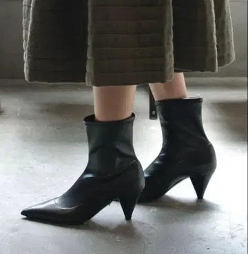 FABIO RUSCONI 가죽 포인트 토 스트레치 숏부츠