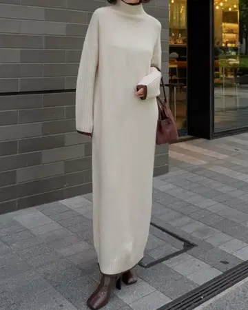 아이보리 하이넥 원피스
