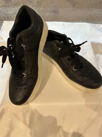 JIMMY CHOO 블랙 스니커즈 27cm