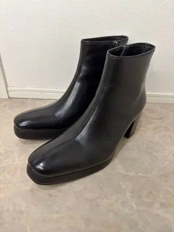 RED COVER 힐업 사이드 지퍼 부츠