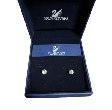 Swarovski 크리스탈 스터드 귀걸이