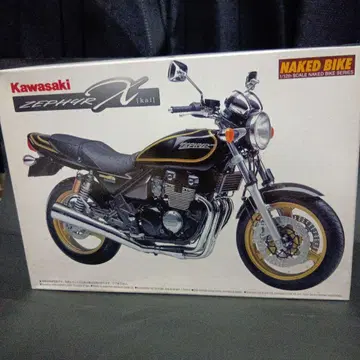 Kawasaki ZEPHYR X 1/12 아오시마 가격 인하품