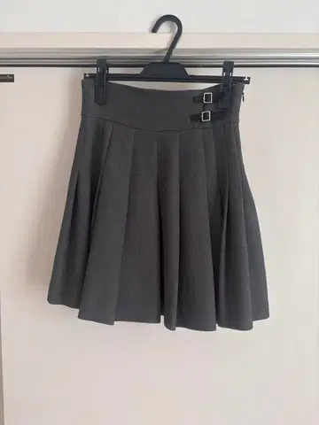 스나이델 플리츠 스카숏 팬츠