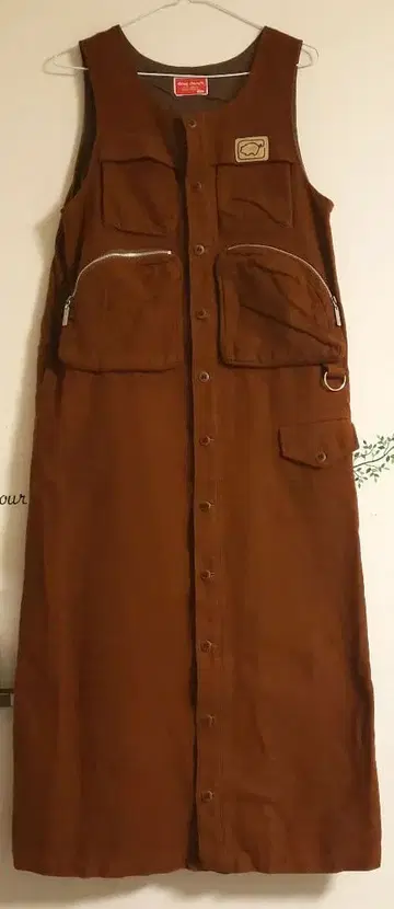 브라운 슬리브리스 원피스