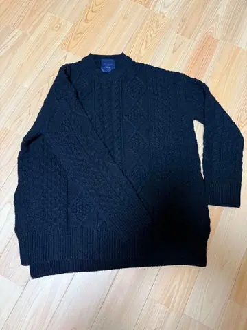 유나히카 아란 니트 블랙