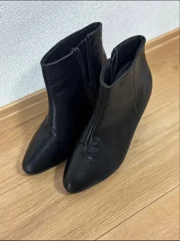 LELIEN PLUS 루리아 엠플러스 합성 피혁 숏부츠 블랙 L