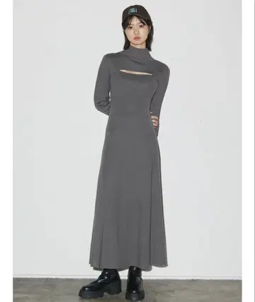 컷 아웃 맥시 니트 원피스