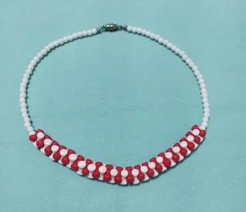 Red & White 빈티지 비즈 초커