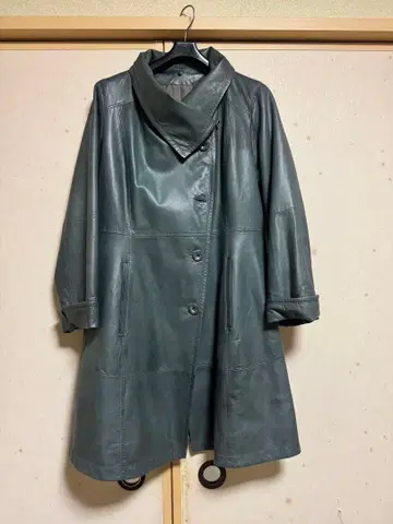 센소유니코 이오컴 양피 코트