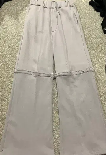 GRANCY 지퍼 디자인 스웨트 팬츠 그레이