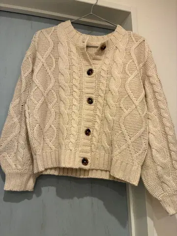 아이보리 케이블 짜임 가디건#따뜻한#귀여운#사용하기 쉬운 컬러