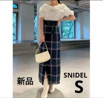 스나이델 2024 가을/겨울 체크 스커트 맥시 길이 롱 그린