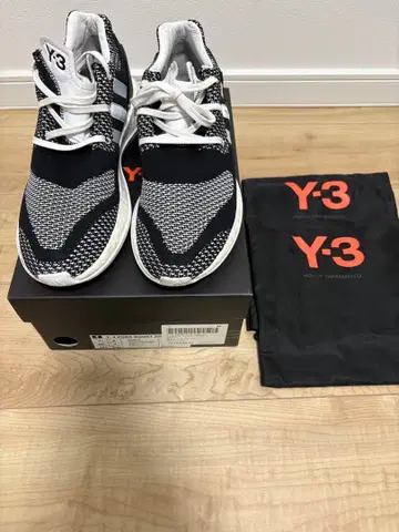 Y-3 PURE BOOST ZG knit 블랙/화이트