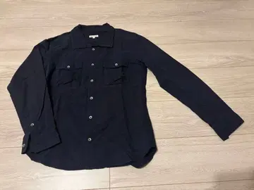 [ ABAHOUSE ] 새상품급 네이비 버튼 달린 긴팔 셔츠