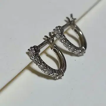 Vendome Aoyama Pt 하프 이터니티 귀걸이