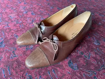 요시노야 브라운 중간 힐 펌프스