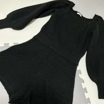 MERUA 블랙 니트 원피스, 숏 기장