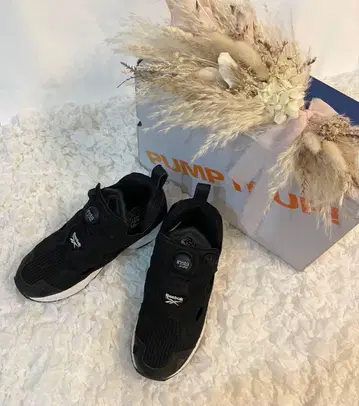 하자품 대특가 리복 인스타펌프 퓨리 95 23.5cm 박스 포함