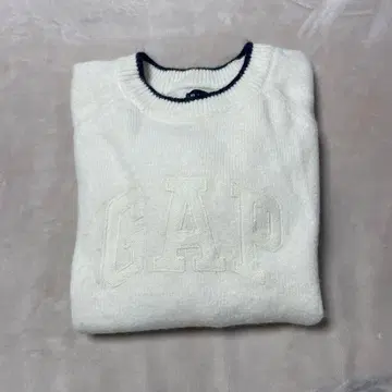 GAP 화이트 로고 스웨터 M