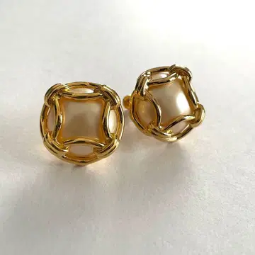 fake pearl earrings costume jewelry gold