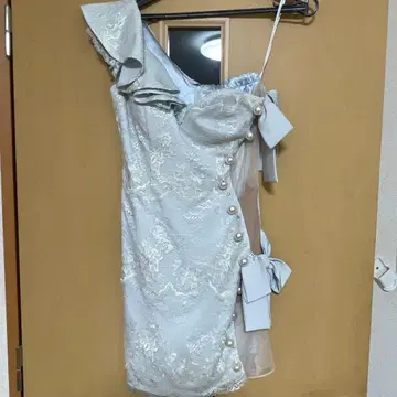 ROBE de FLEURS 로브 드 플뢰르 원숄더 드레스