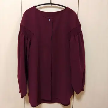 버건디 긴팔 블라우스