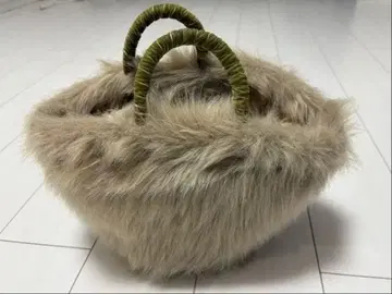 퍼 핸드백 베이지 made in ITALY