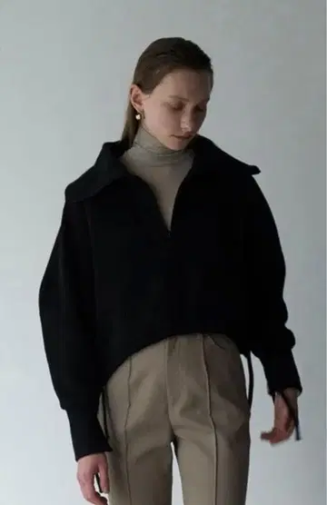 CLANE 하프 집 쇼트 탑 블랙 1