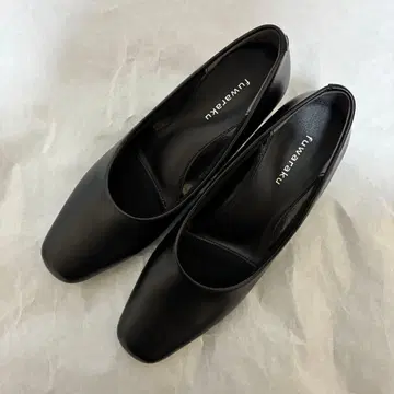 새상품급 fuwaraku 후와라쿠 플레인 펌프스 24cm EEE