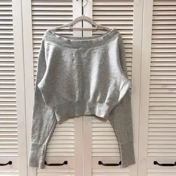 [ Juemi ] 루즈 넥 피그먼트 맨투맨 그레이 오프숄더