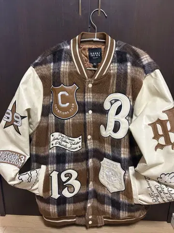 [ 해외 브랜드 ] 체크 무늬 바시티 자켓