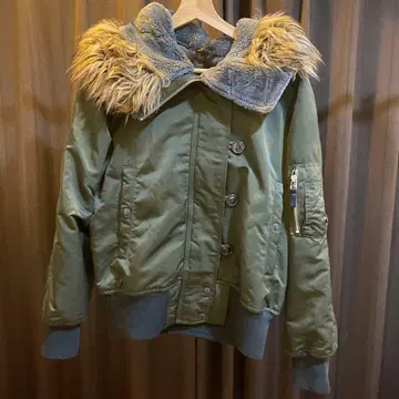 GAP 올리브 그린 퍼 후드 MA-1 자켓