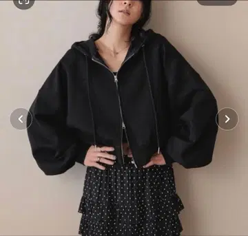 로리즈팜 ZIP 숏 후디 블랙 이번 시즌