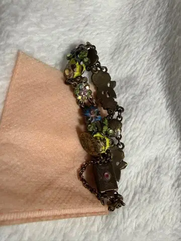 미하엘 네그린 빈티지풍 꽃 모티브 팔찌