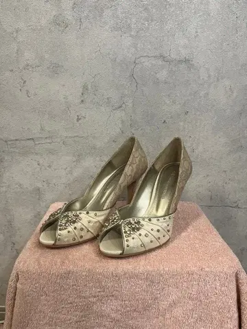 GRACE CONTINENTAL 비쥬 펌프스