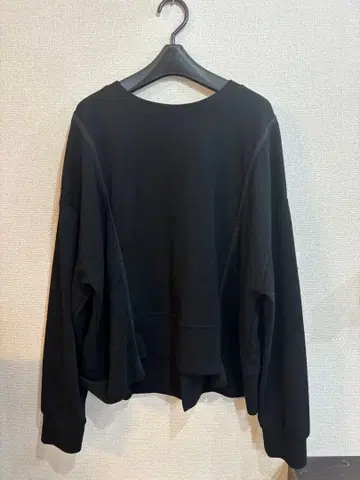 피아체레 백지퍼 오버사이즈 맨투맨 이시카와 라보