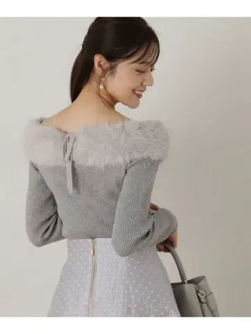 클리닝 완료 인조 모피 오프숄더 니트