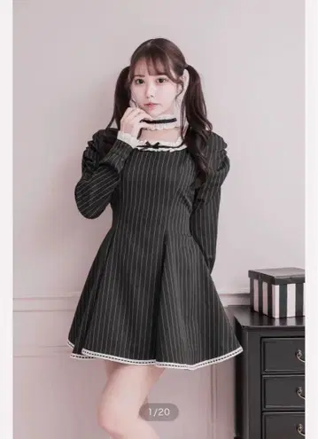 [ pium ] 초커 포함 코튼 프릴 긴팔 원피스 블랙