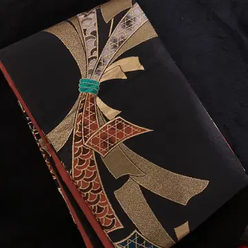 블랙 컬러 금실 리본 무늬 반폭 오비