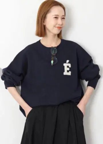 슬로브 이에나 SLOBE IENA 사가라 자수 맨투맨 라이크 니트 네이비
