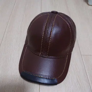 브라운 가죽 캡