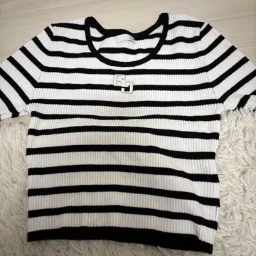 GYDA 스트라이프 니트 반팔 상의