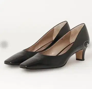 GINZA Kanematsu 블랙 스퀘어토 펌프스 중간 굽