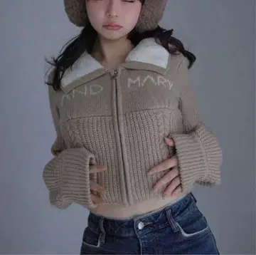 정품 미사용 새상품 andmary Mary 로고 집업 탑 BEG